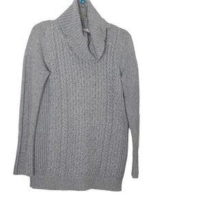 𝅺SKIES are Blue grey turtleneck sweater. Long sleeves.  Size S